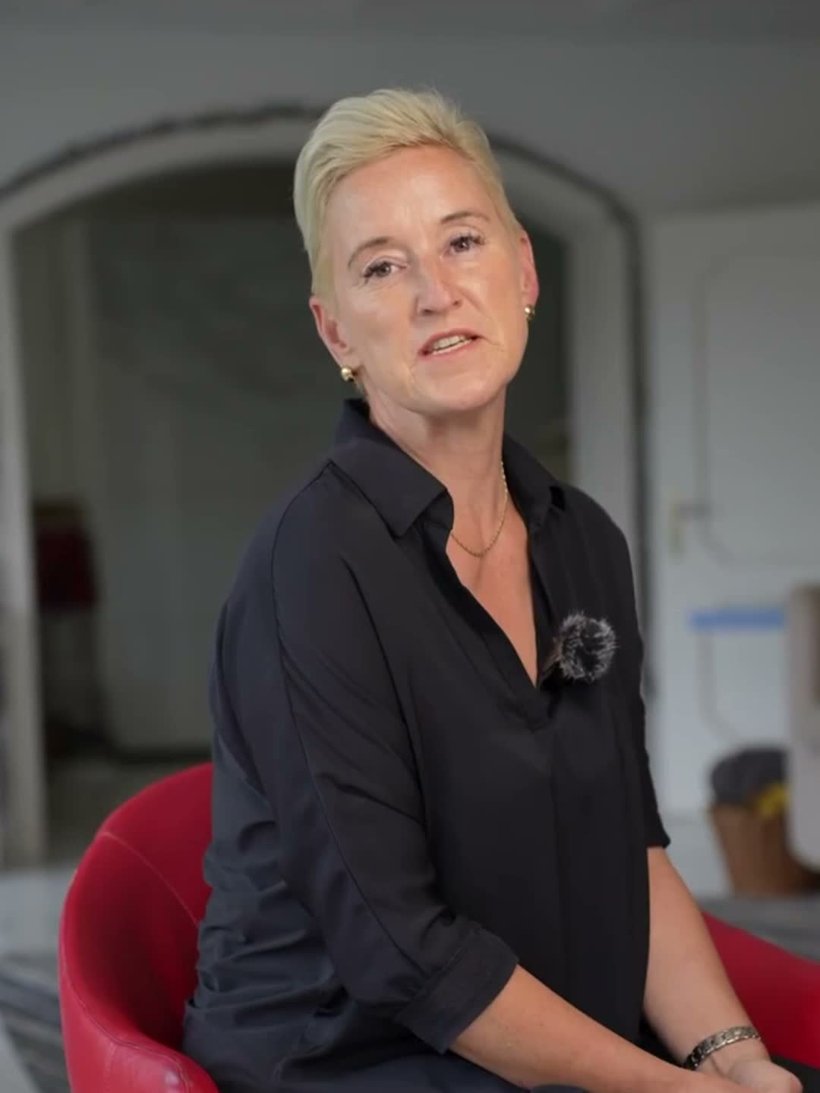 Christine, 54